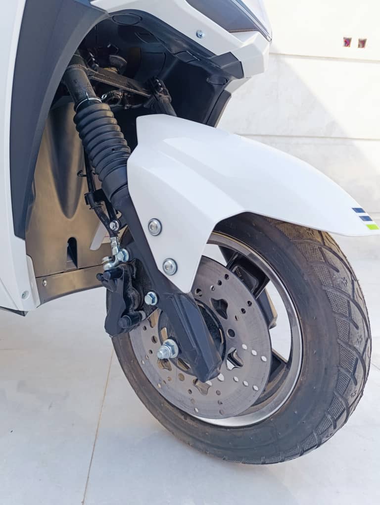 موتورسیکلت برقی(اسکوتر برقی) طرح کلیک COVAX (سفارش اتحادیه اروپا) مدل WOLF رنگ سفید ۲۰۲۴