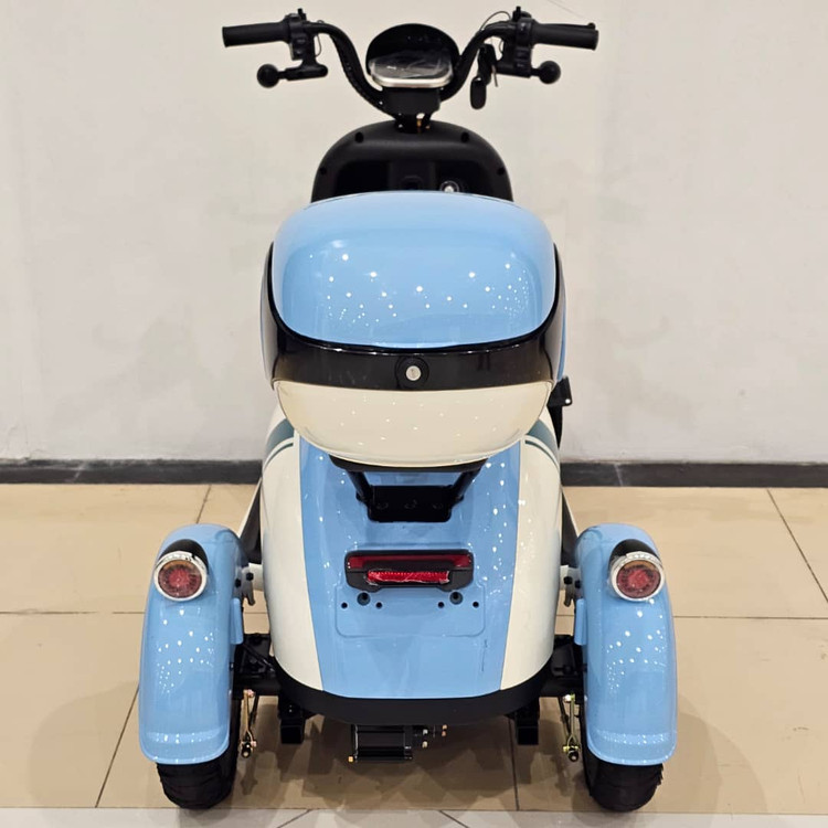 سه چرخه برقی ( سه چرخ ) بزرگسال وسپا VESPA سه نفره مدل hello رنگ آبی