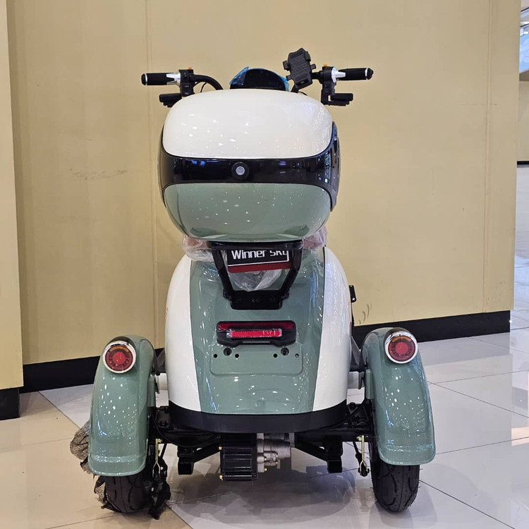 سه چرخه برقی ( سه چرخ ) بزرگسال وسپا VESPA سه نفره مدل hello رنگ سبز