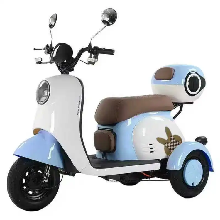 سه چرخه برقی ( سه چرخ ) بزرگسال وسپا VESPA سه نفره مدل hello رنگ آبی